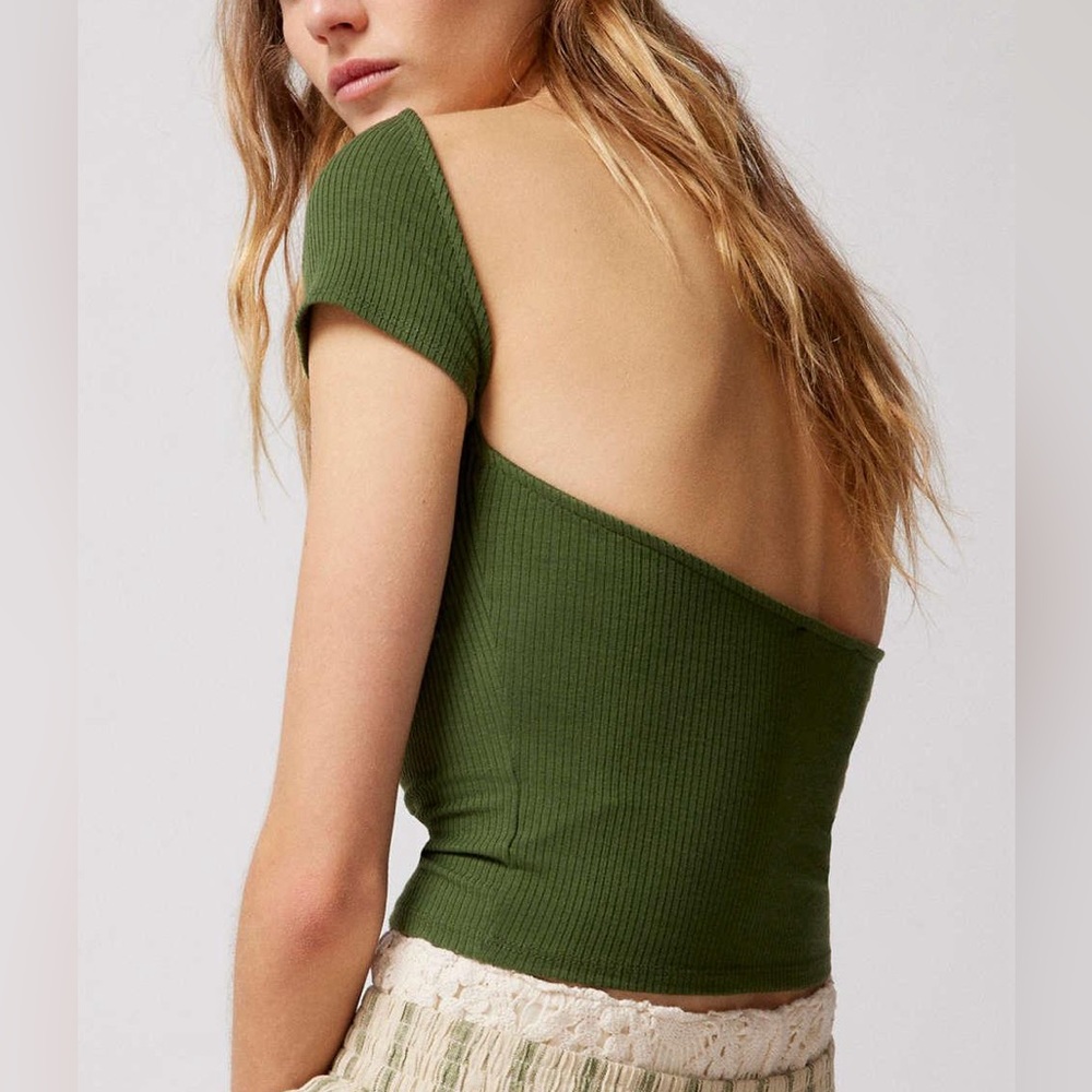 Women’s Urban Outfitters Nadia Cap Sleeve Top / Tee - NWT